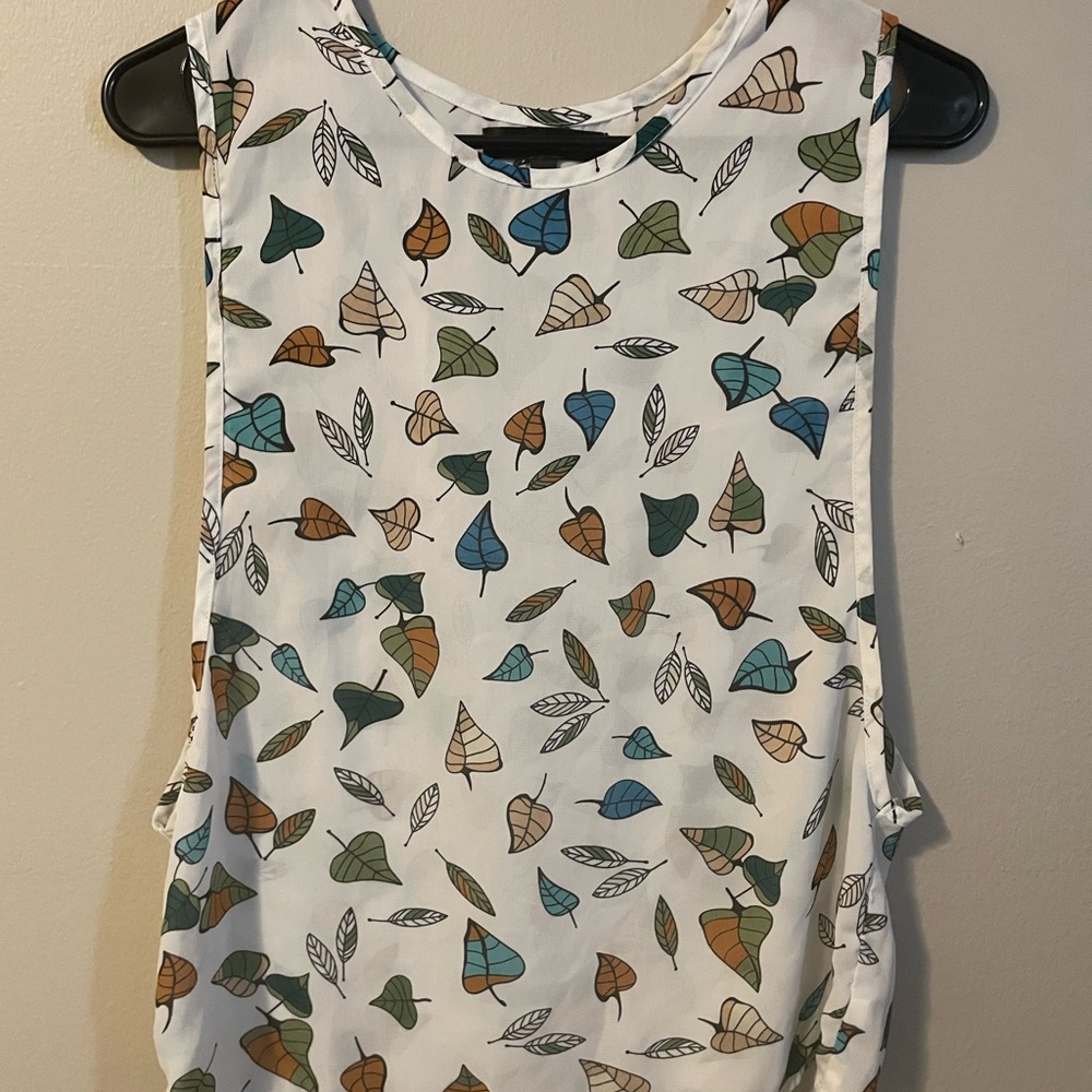 Leaf Print Sleeveless Top